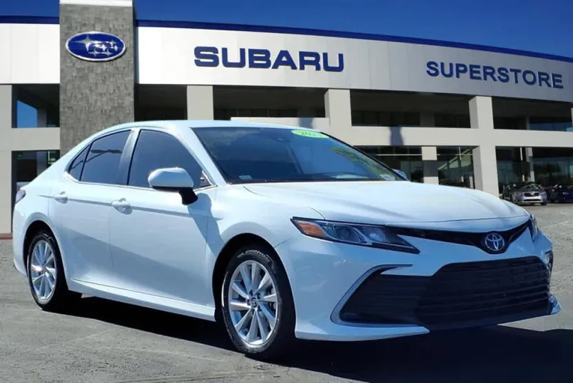 2023 Toyota Camry LE photo 1