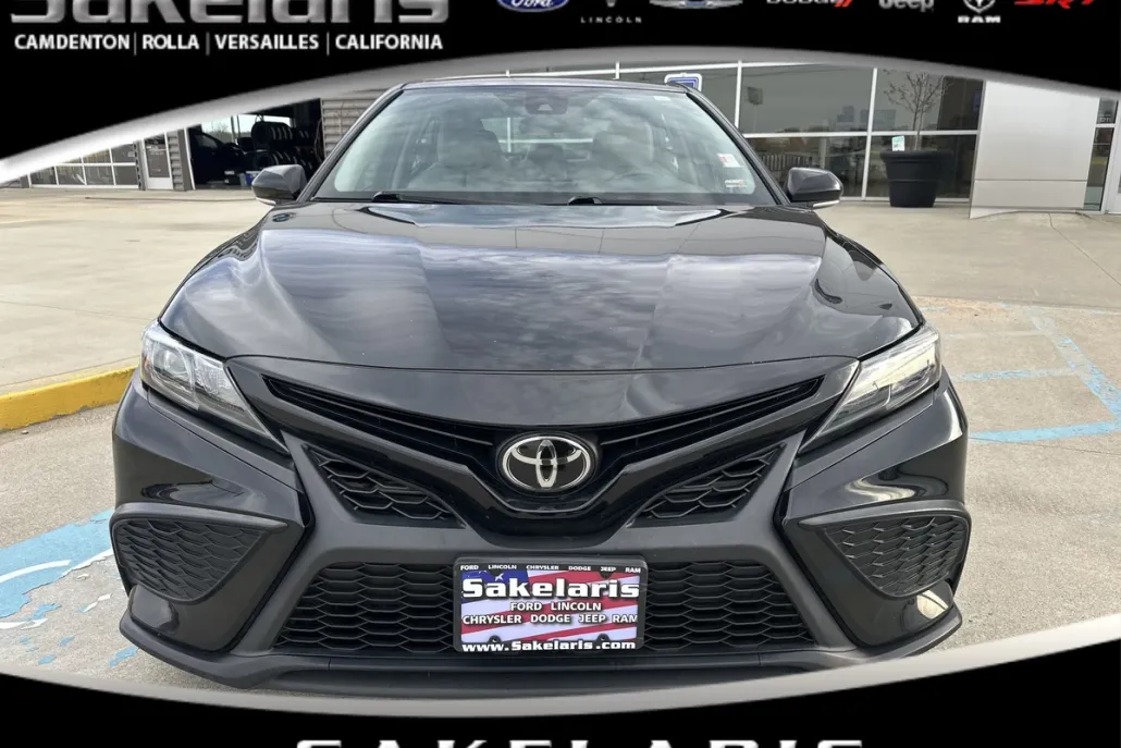 2023 Toyota Camry SE photo 1