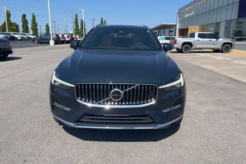 2023 Volvo XC60 Ultimate photo 1