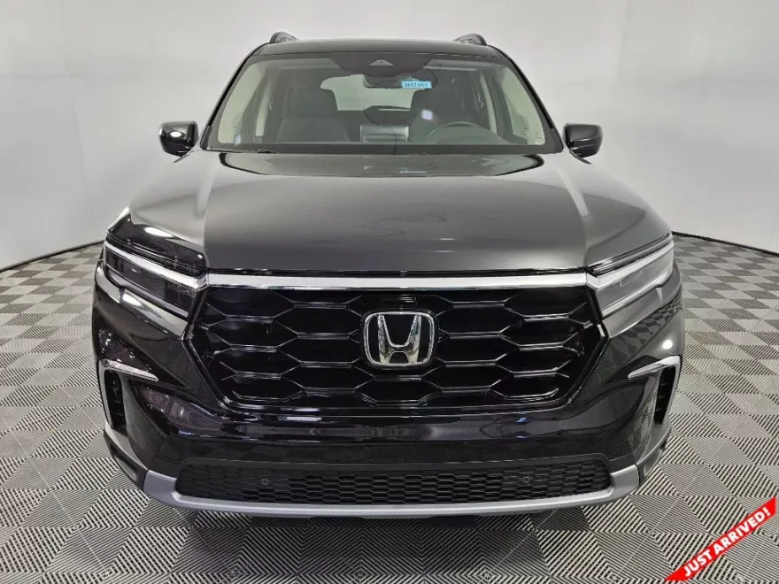 2025 Honda Pilot Touring photo 1