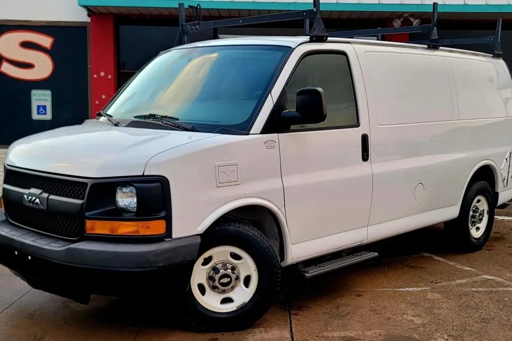 2014 Chevrolet Express 2500 Cargo Van photo 1
