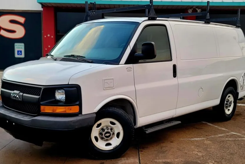 2014 Chevrolet Express 2500 Cargo Van photo 1