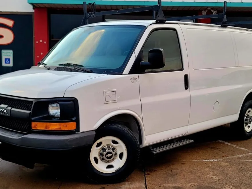 2014 Chevrolet Express 2500 Cargo Van photo 1