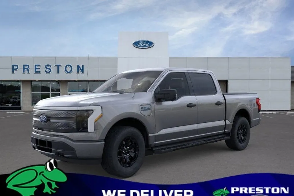 2025 Ford F-150 Lightning XLT photo 1