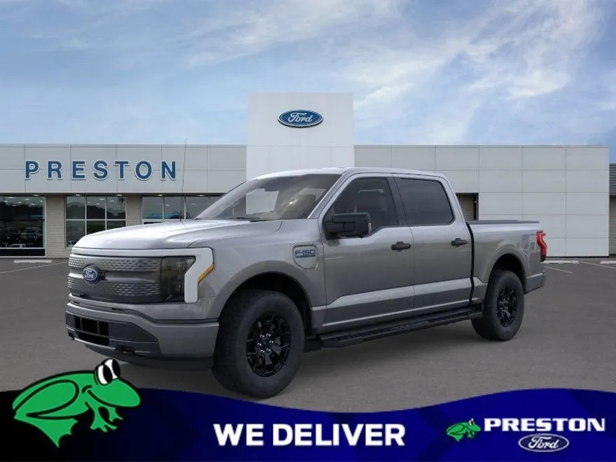 2025 Ford F-150 Lightning XLT photo 1