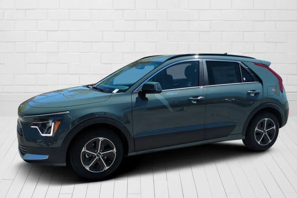 2025 Kia Niro EX photo 1