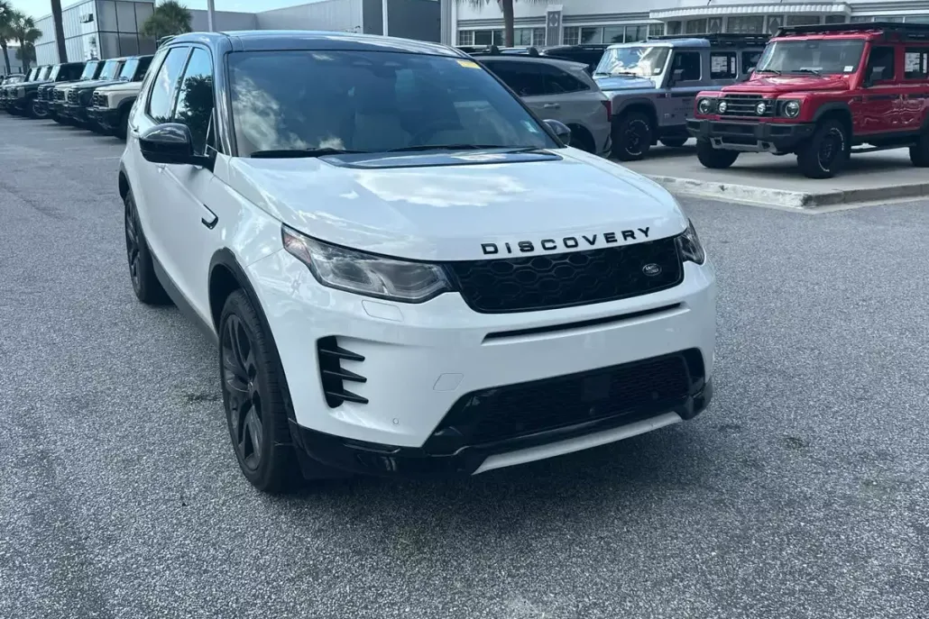2025 Land Rover Discovery Sport Dynamic SE photo 1
