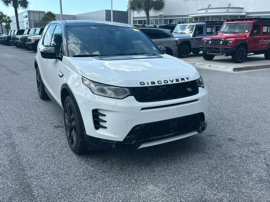 2025 Land Rover Discovery Sport Dynamic SE photo 1