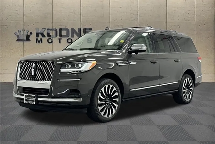 2022 Lincoln Navigator Black Label photo 1