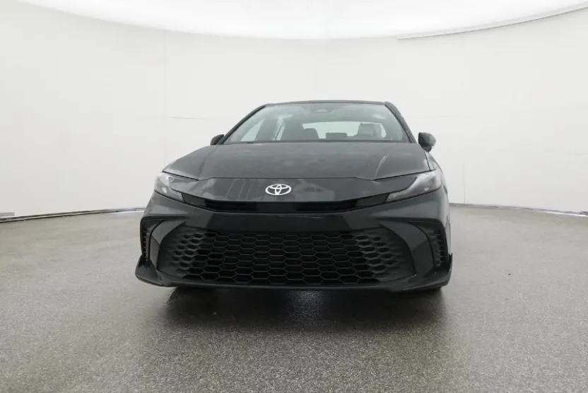 2026 Toyota Camry SE photo 1