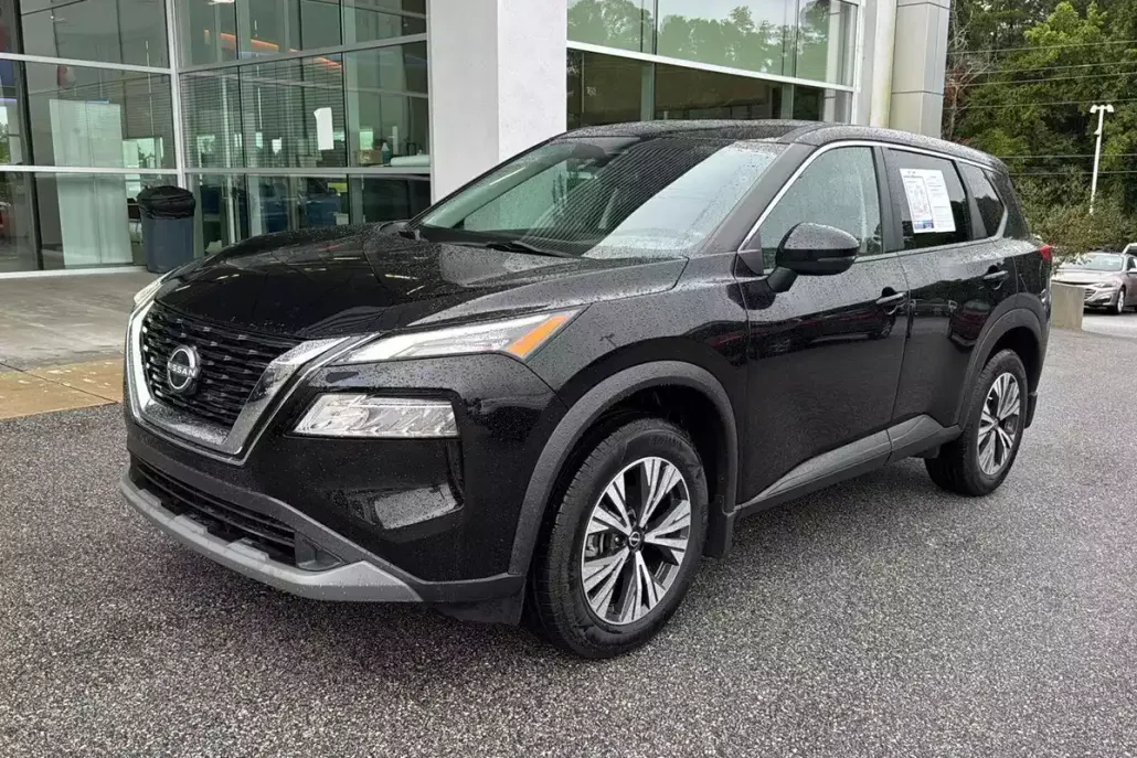 2022 Nissan Rogue SV photo 1
