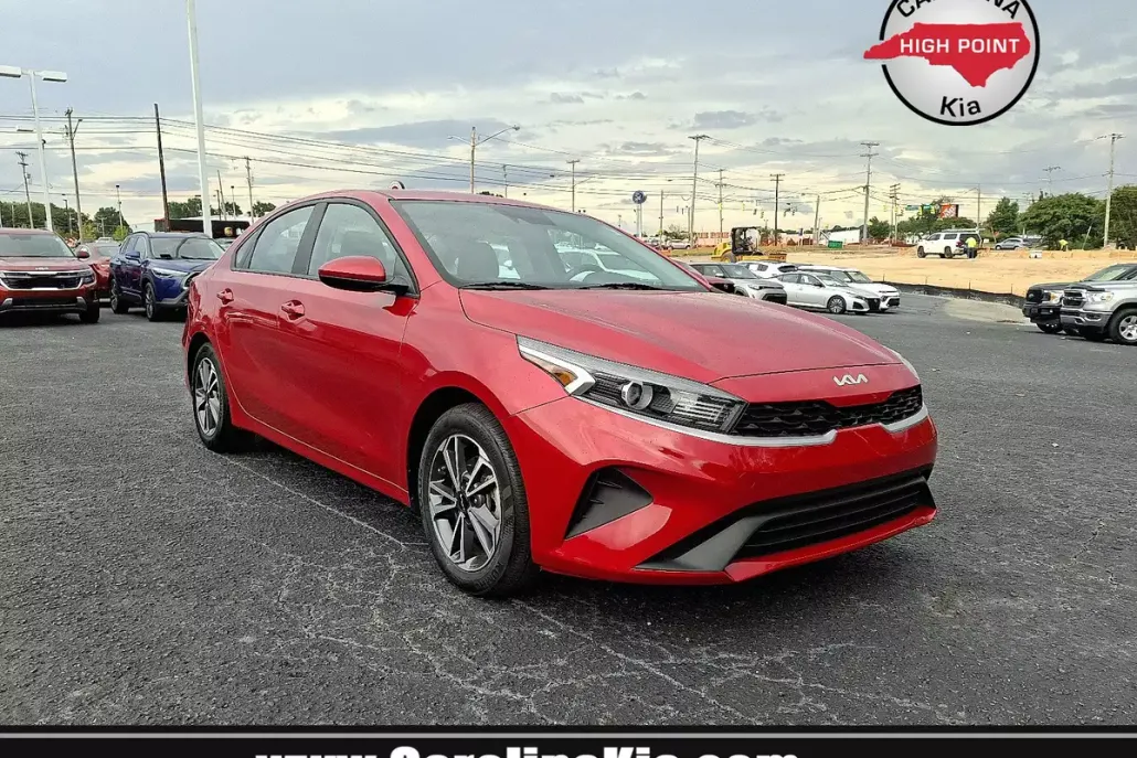 2023 Kia Forte LXS photo 1