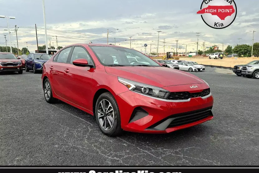 2023 Kia Forte LXS photo 1