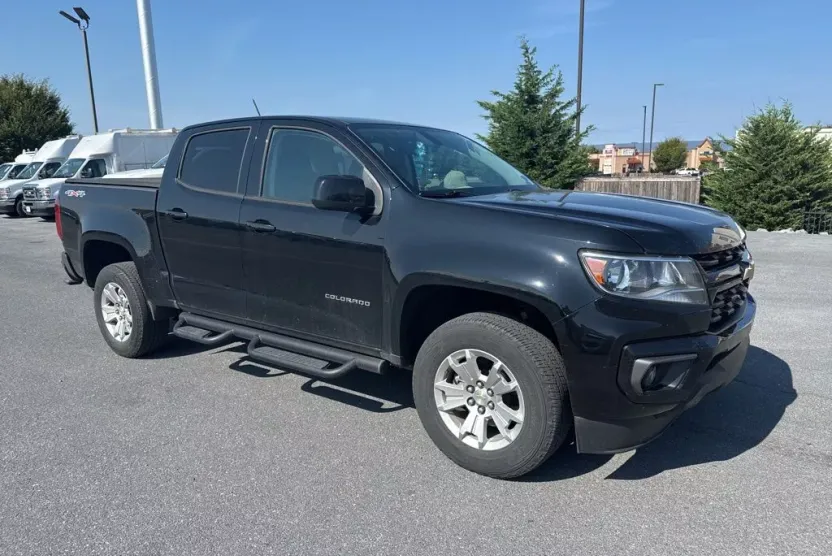 2022 Chevrolet Colorado LT photo 1