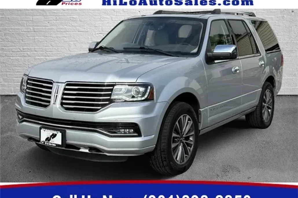 2017 Lincoln Navigator Select photo 1