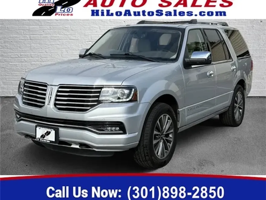 2017 Lincoln Navigator Select photo 1