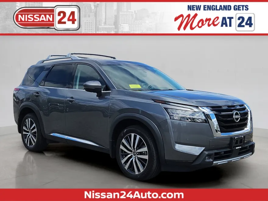 2022 Nissan Pathfinder Platinum photo 1