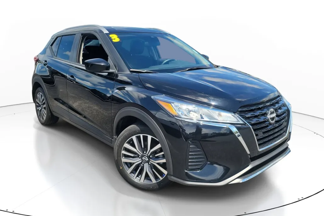 2023 Nissan Kicks SV photo 1