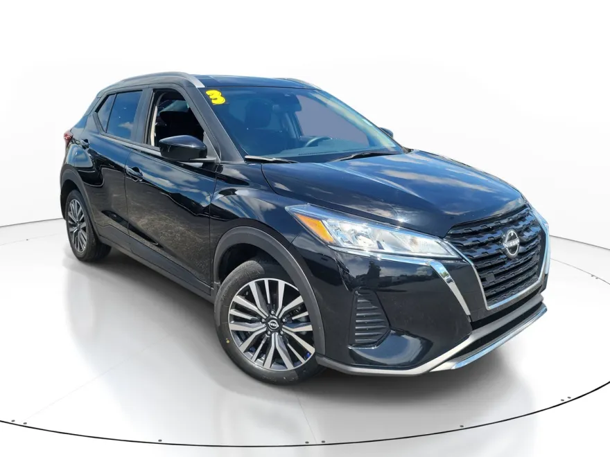2023 Nissan Kicks SV photo 1
