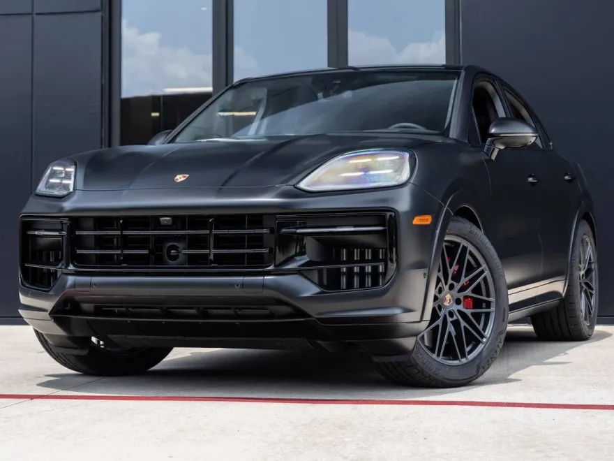 2026 Porsche Cayenne GTS Coupe photo 1