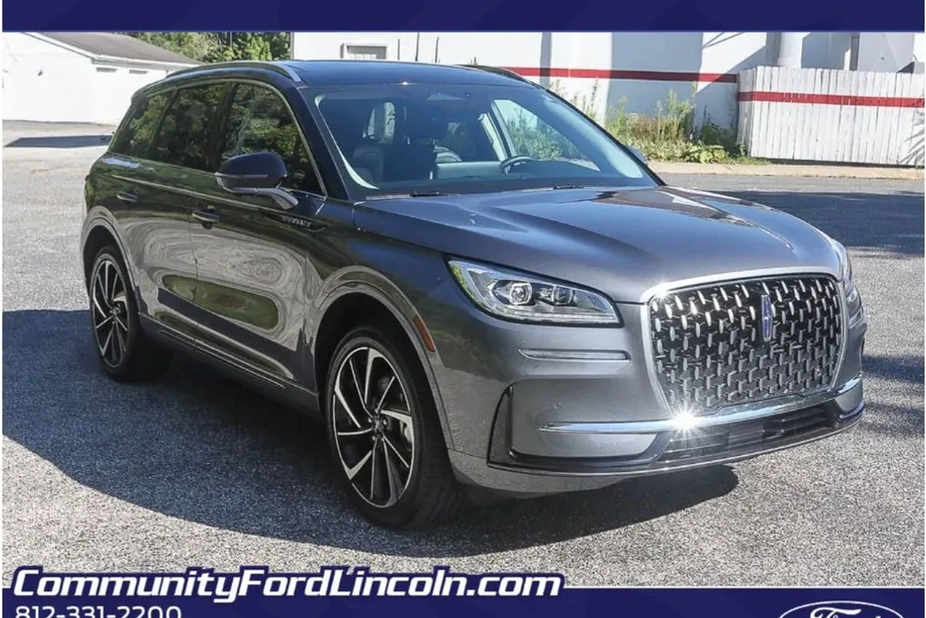 2024 Lincoln Corsair Grand Touring photo 1