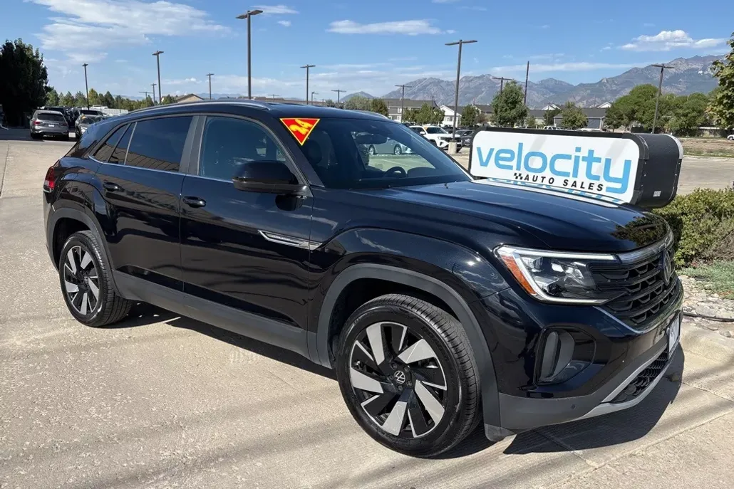 2024 Volkswagen Atlas Cross Sport SE Technology photo 1