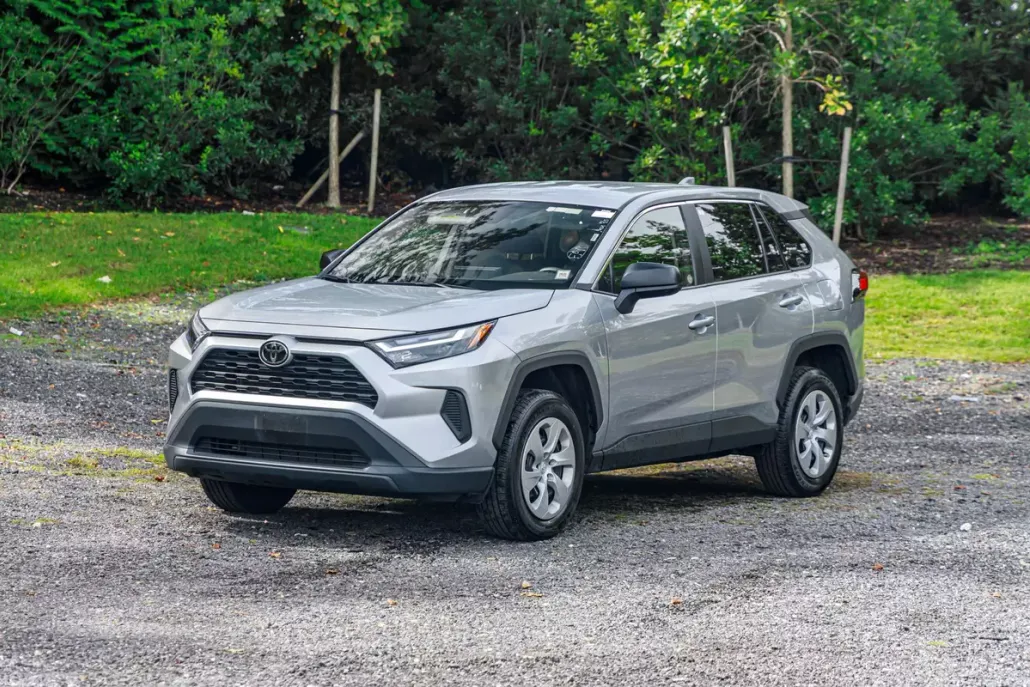 2024 Toyota RAV4 LE photo 1