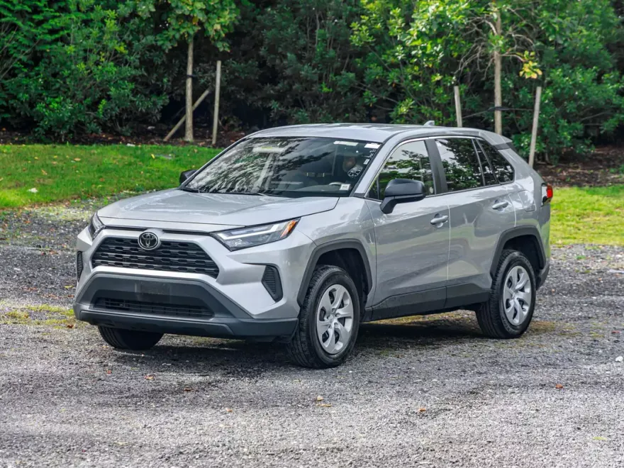 2024 Toyota RAV4 LE photo 1