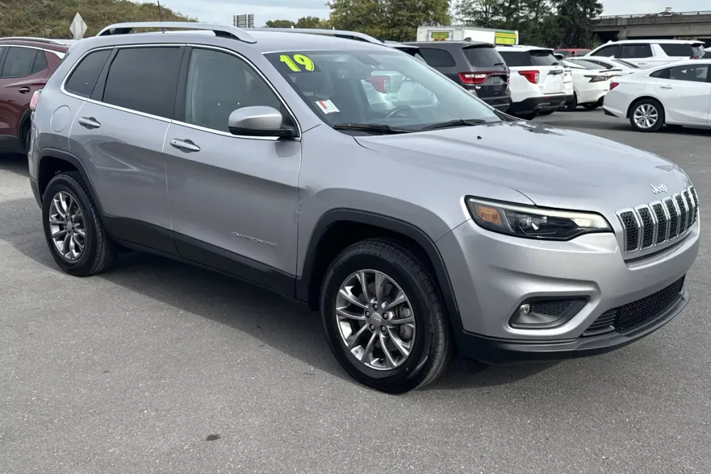 2019 Jeep Cherokee Latitude photo 1