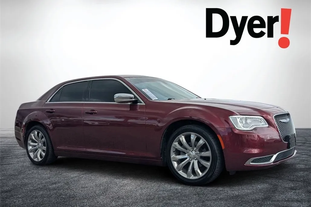 2019 Chrysler 300 Touring photo 1