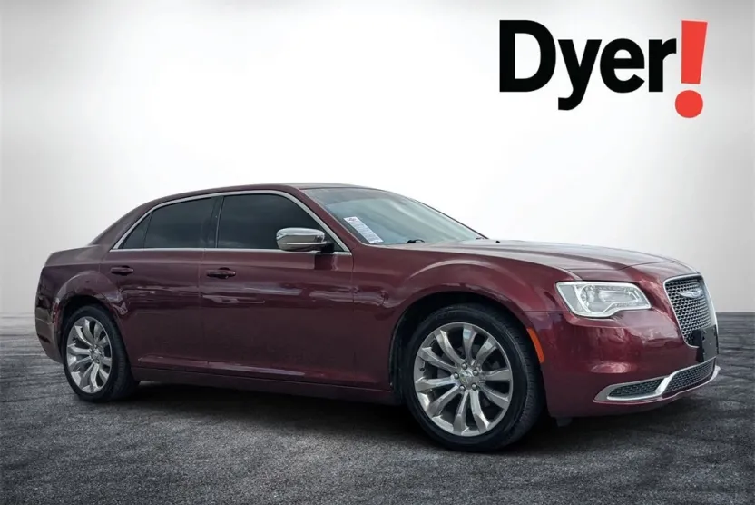 2019 Chrysler 300 Touring photo 1