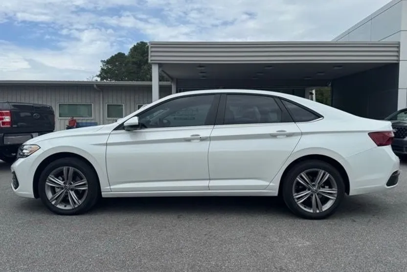 2022 Volkswagen Jetta 1.5T SE photo 1