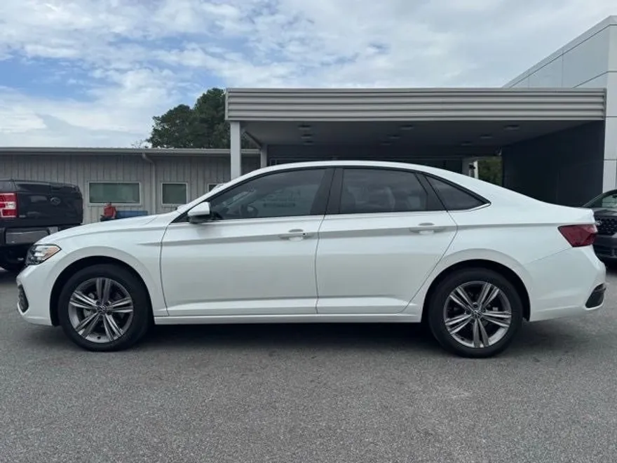 2022 Volkswagen Jetta 1.5T SE photo 1