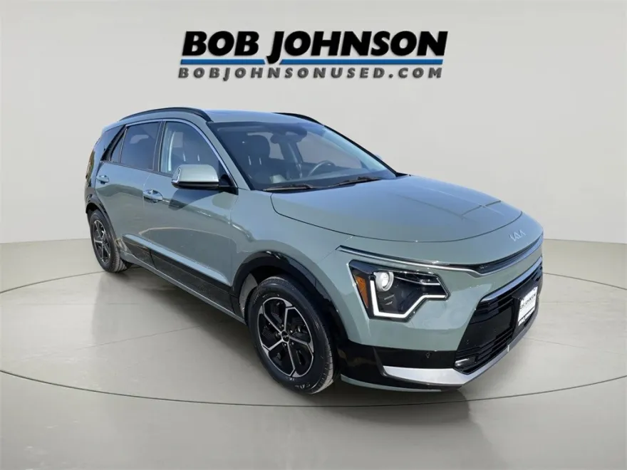 2023 Kia Niro SX photo 1