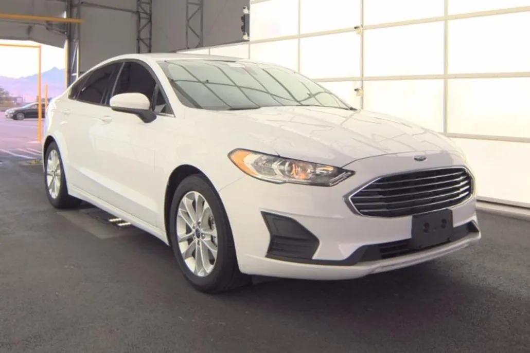 2019 Ford Fusion SE photo 1