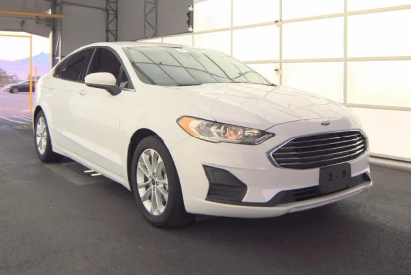 2019 Ford Fusion SE photo 1
