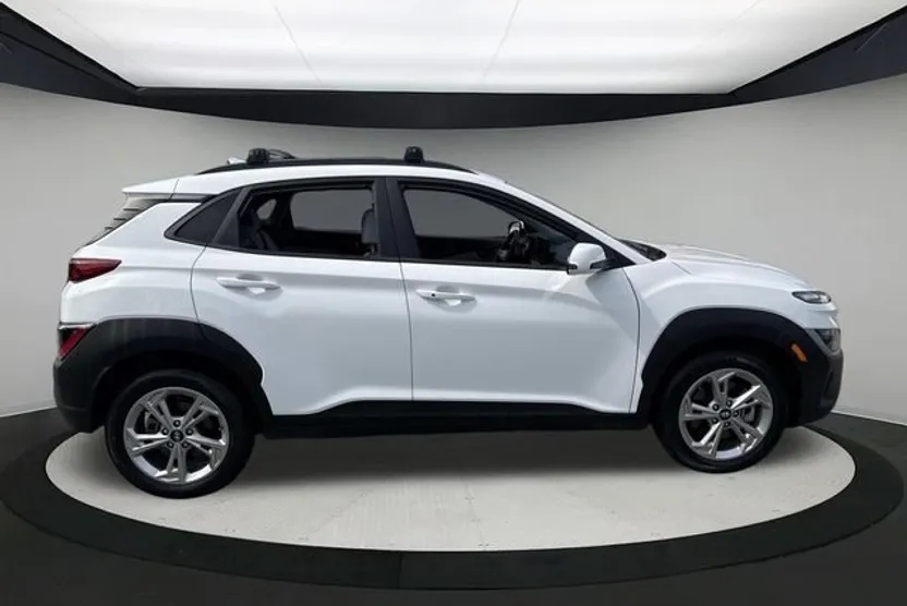 2023 Hyundai Kona SEL photo 1