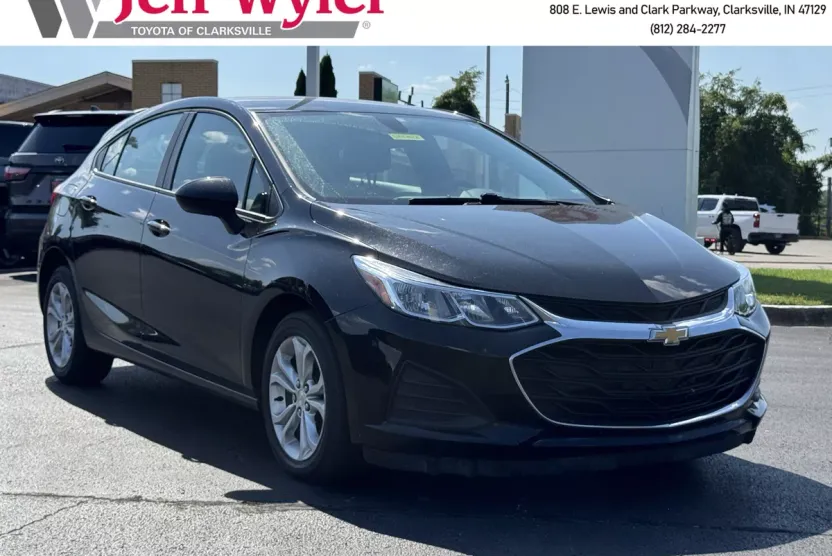2019 Chevrolet Cruze LS photo 1