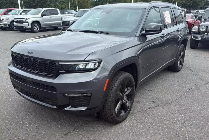 2024 Jeep Grand Cherokee Limited photo 1