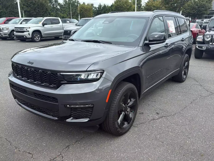 2024 Jeep Grand Cherokee Limited photo 1