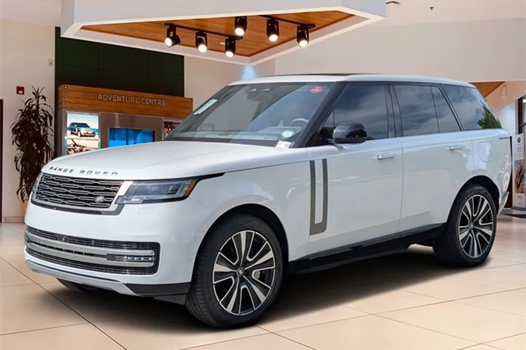 2025 Land Rover Range Rover SE photo 1