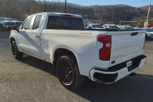 2025 Chevrolet Silverado 1500 RST photo 3