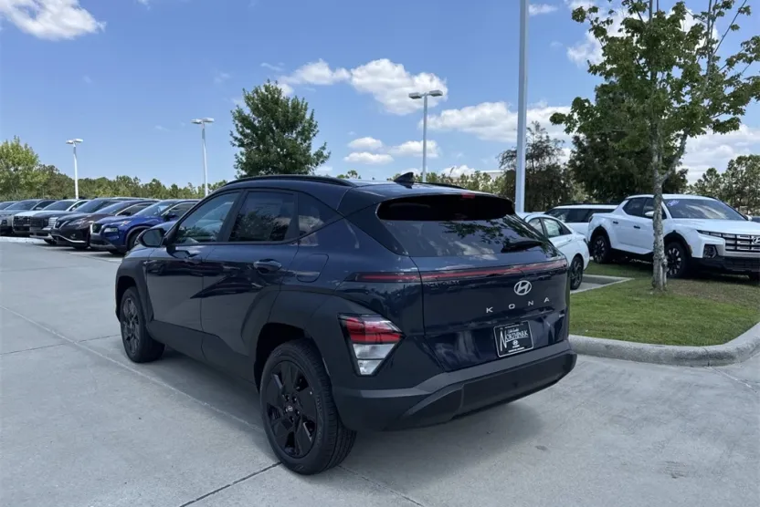 2026 Hyundai Kona SEL photo 1