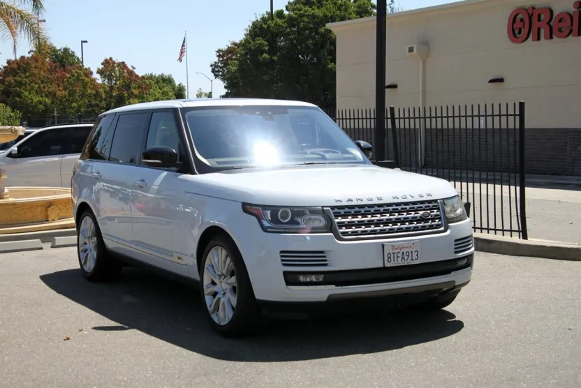 2017 Land Rover Range Rover Supercharged LWB photo 1
