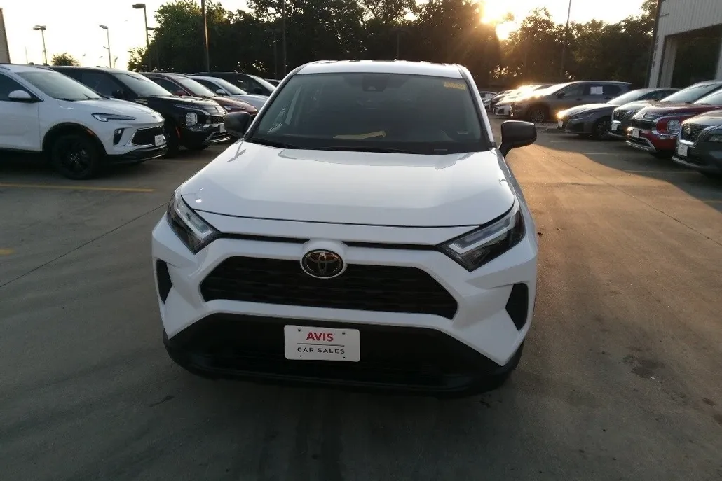 2025 Toyota RAV4 LE photo 1
