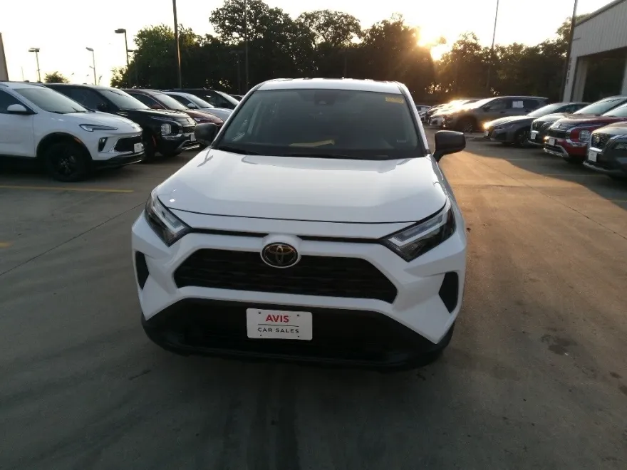 2025 Toyota RAV4 LE photo 1