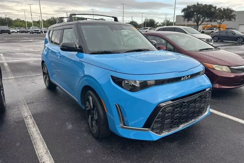 2023 Kia Soul GT-Line photo 1