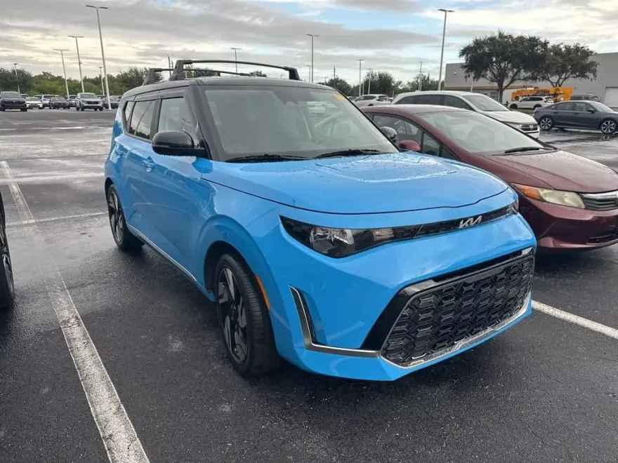 2023 Kia Soul GT-Line photo 1