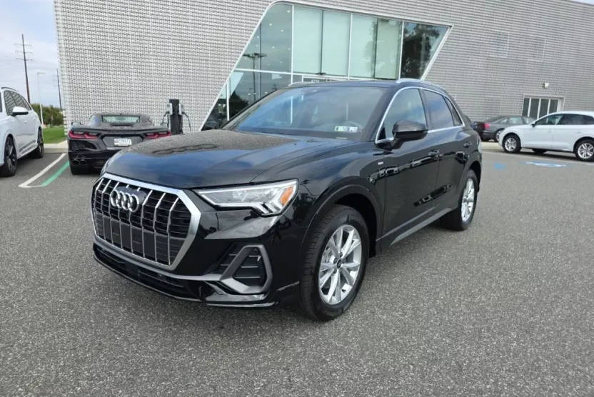 2025 Audi Q3 S line Premium Plus photo 1