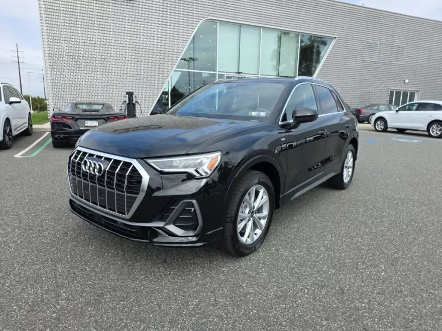 2025 Audi Q3 S line Premium Plus photo 1
